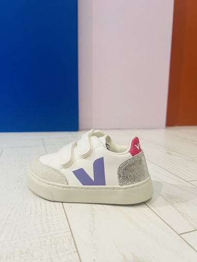 Sneaker zilveren hiel paarse v