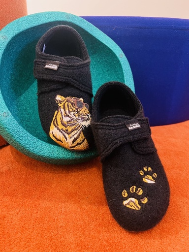 Pantoffel wol zwart tijger 