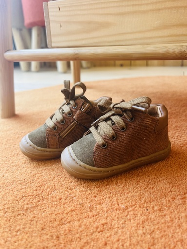 Sneaker 7042r238 (pre stapper) 